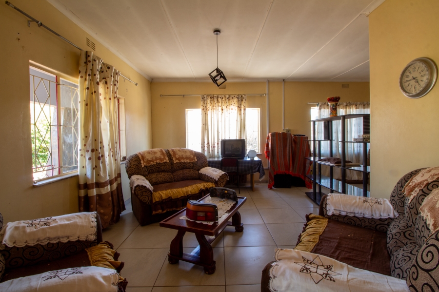 3 Bedroom Property for Sale in Lemoendraai Northern Cape